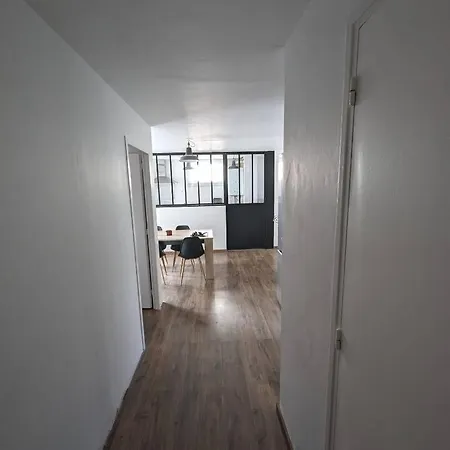 Daire Cozy Apartment, 8 Guests
