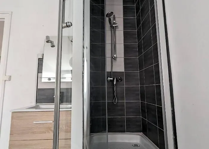 דירה Cozy Apartment, 8 Guests *